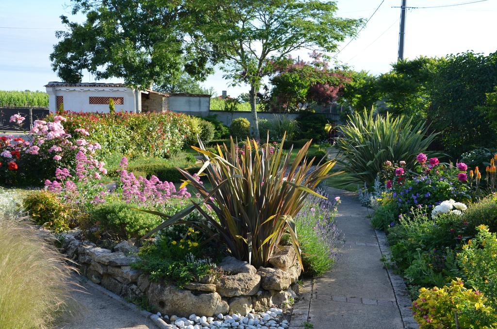 Jardin De Marceau Bed & Breakfast Blasimon Ngoại thất bức ảnh