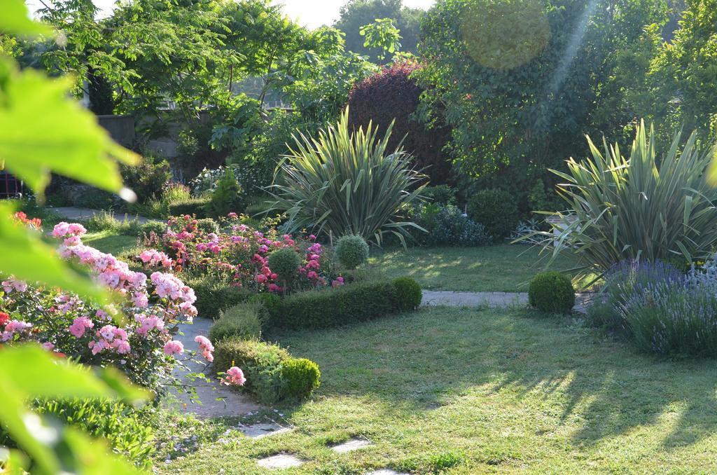 Jardin De Marceau Bed & Breakfast Blasimon Ngoại thất bức ảnh